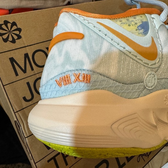 NEW Nike Kyrie 8 Eagle Glacier Blue/Yellow Strike “unreleased” DJ6017 400 Sz 6 - Picture 4 of 4